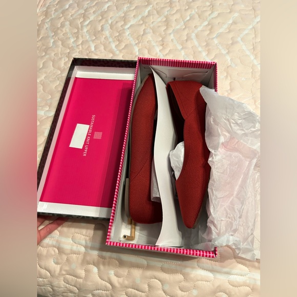 MeToo Red Mesh Slip On Cushion Pointy Flat Shoes Size 8 NWT - Picture 3 of 9